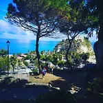 Palazzo Campisi 4* טרופאה