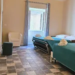 Konukevi Palazzo Campisi Tropea