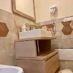 Konukevi Palazzo Campisi 4*