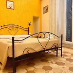 Konukevi Palazzo Campisi 4*