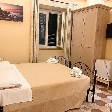 Palazzo Campisi 3* 트로페아