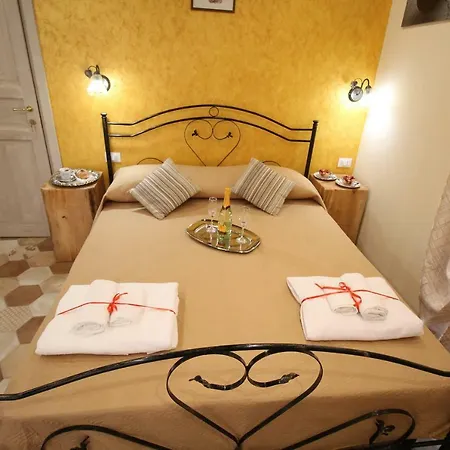 Palazzo Campisi 3* 트로페아